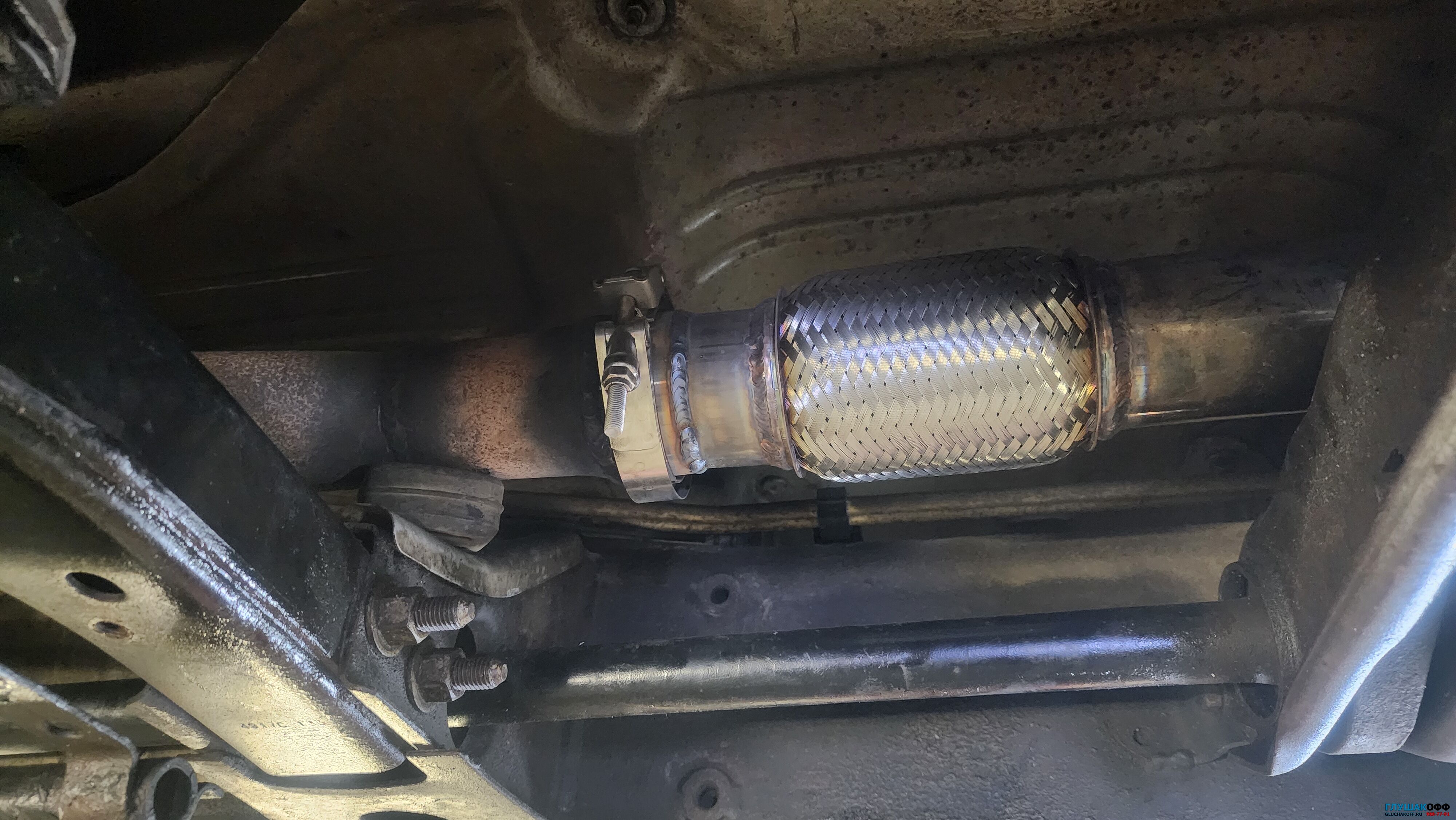 Hummer H2 - Ремонт глушителя и гофры