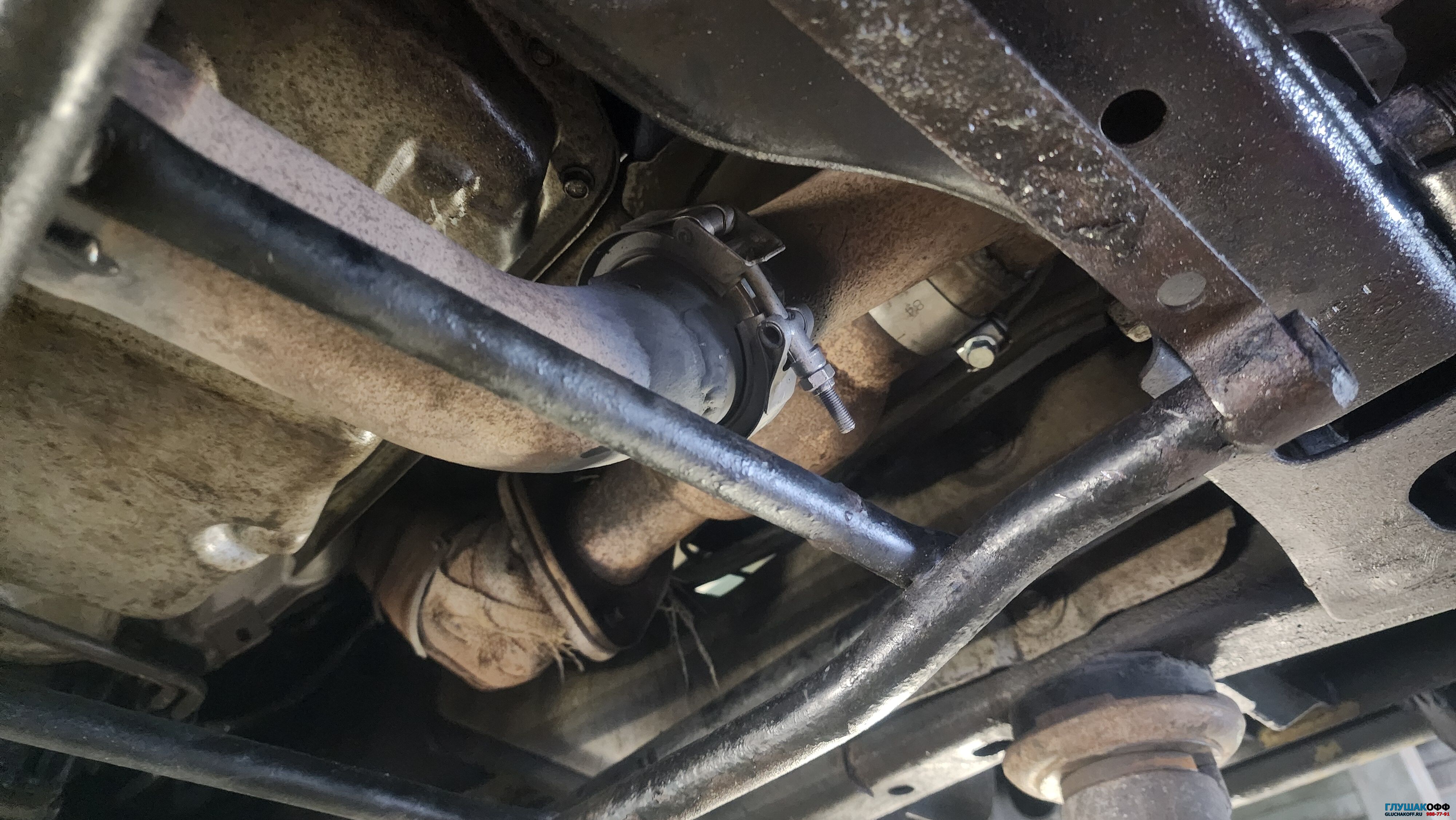 Hummer H2 - Ремонт глушителя в СПБ